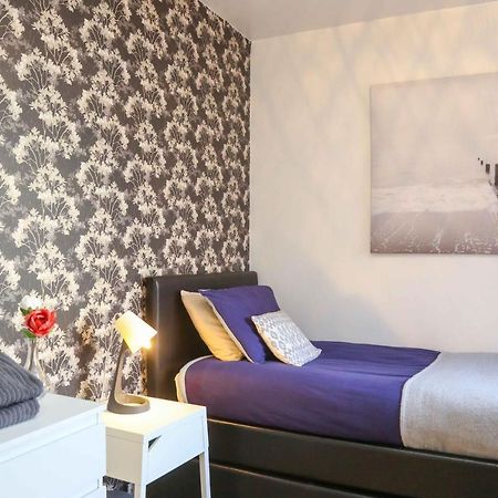 Perfect Central City Location - Parking - 3 Beds - 2 Bedrooms Belfast Luaran gambar