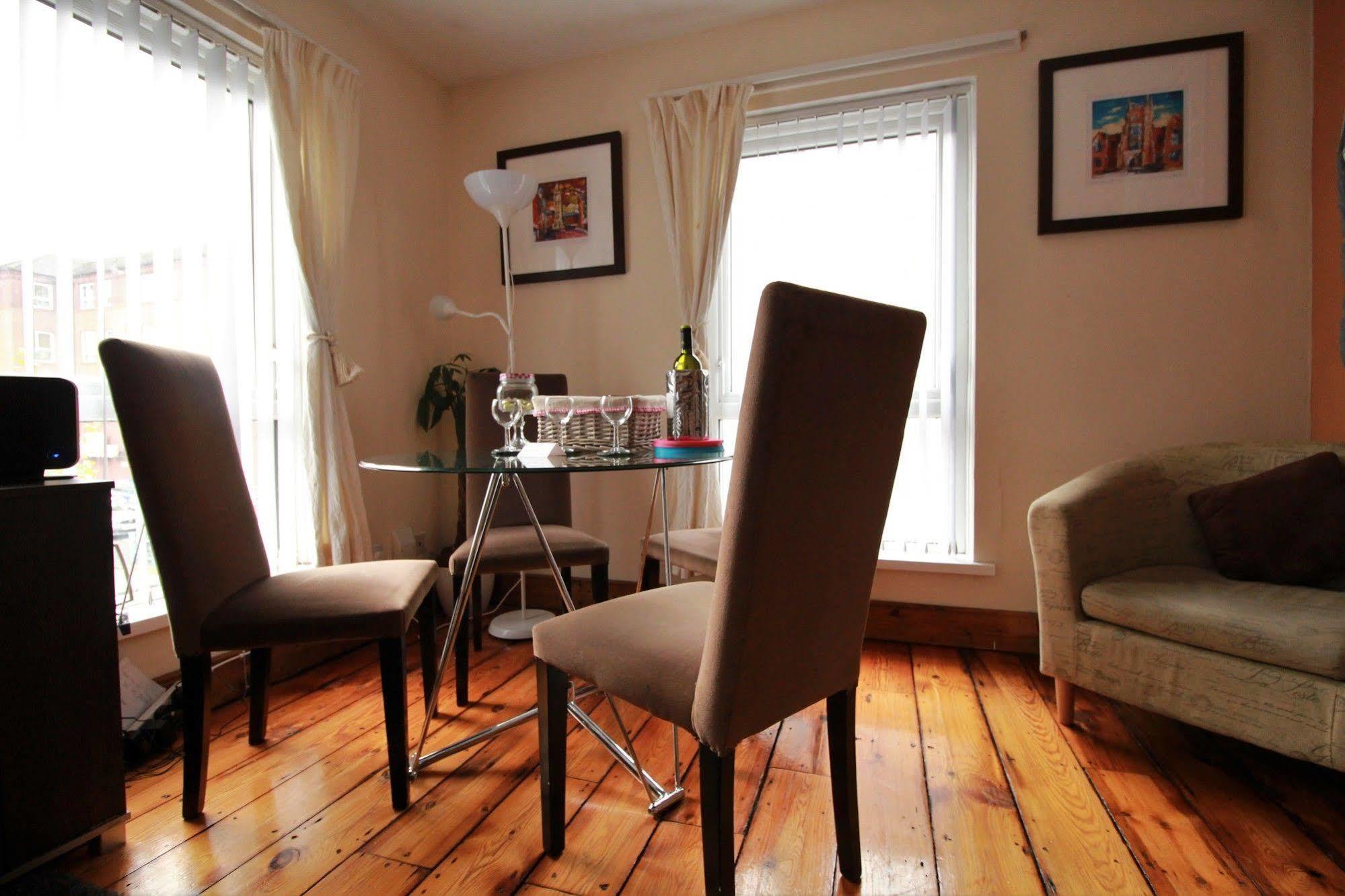 Perfect Central City Location - Parking - 3 Beds - 2 Bedrooms Belfast Luaran gambar