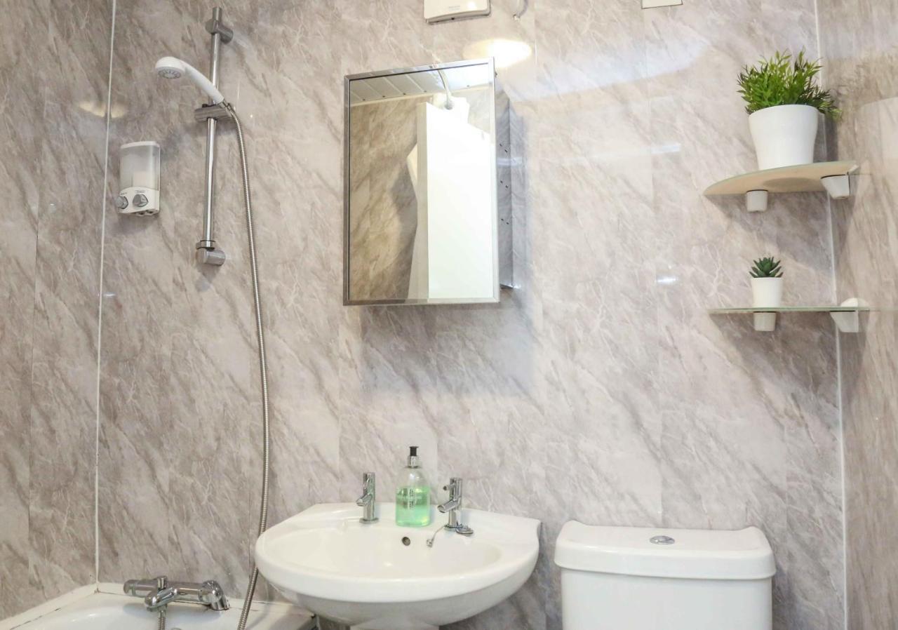 Perfect Central City Location - Parking - 3 Beds - 2 Bedrooms Belfast Luaran gambar