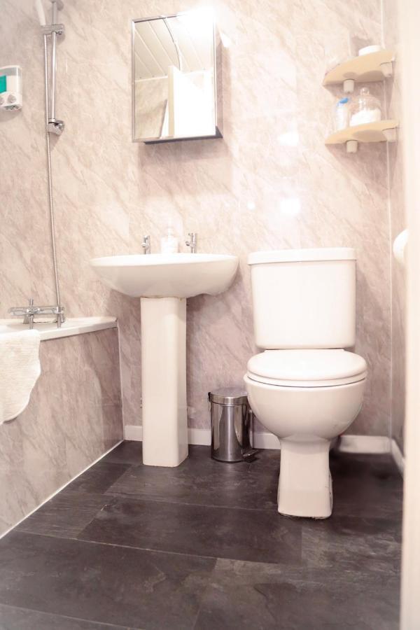 Perfect Central City Location - Parking - 3 Beds - 2 Bedrooms Belfast Luaran gambar